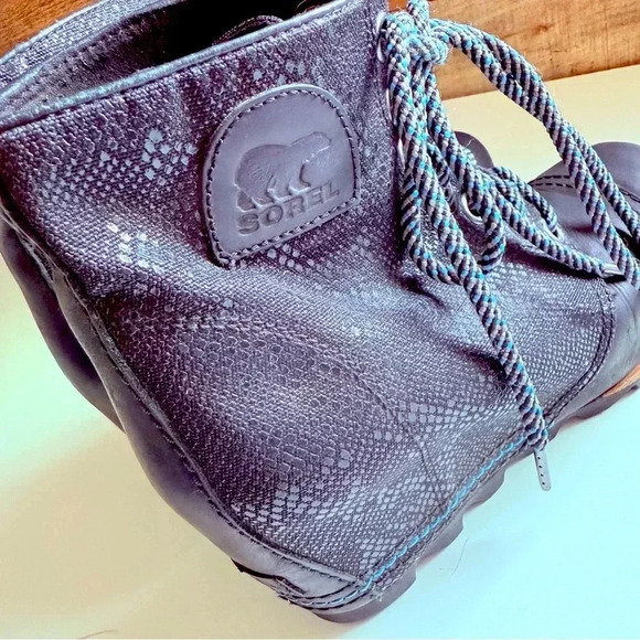 Sorel 1964 Premium Waterproof Snake Print Black Laced Wedge Boots - Picture 8 of 12